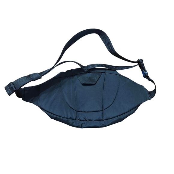 Adidas Originals National Waist Pack Black & White Fanny Pack Bag New - Picture 2 of 4